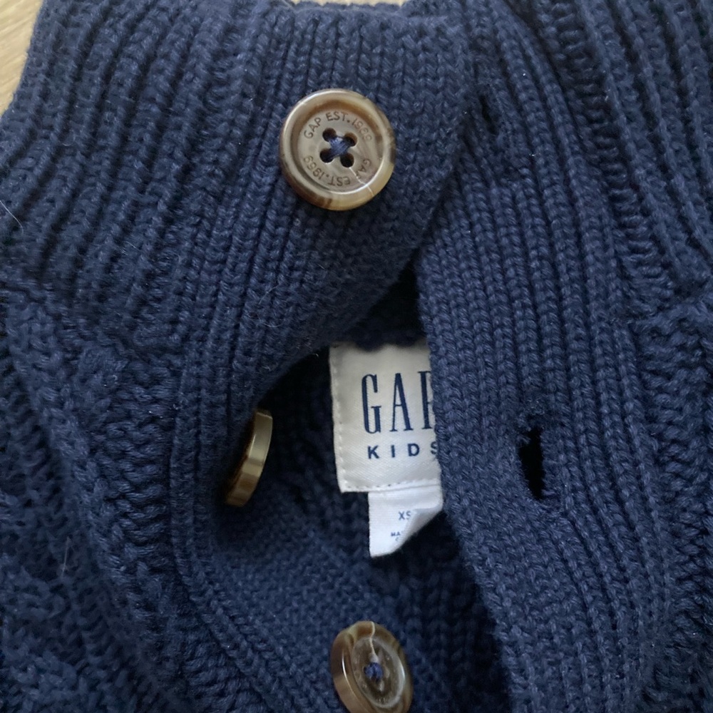 Cable Knit Sweater - Picture 4 of 10